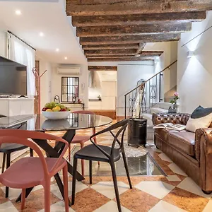Italian Experience-rio San Lorenzo Boutique Apartment Venice